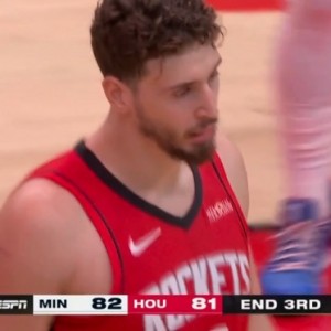 九游体育下载-又臭又长！火箭森林狼第三节耗时近50分钟 森林狼暂时领先1分